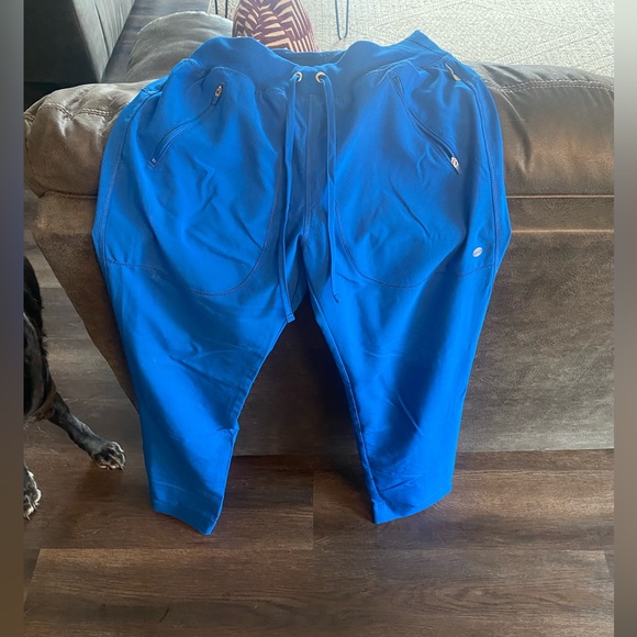 Cherokee Infinity Scrub Set - Picture 2 of 2